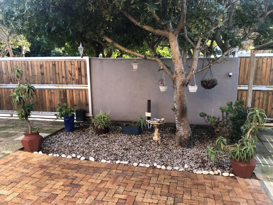 To Let 2 Bedroom Property for Rent in Vermont Western Cape